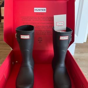 Brand new hunter rain boots. Never worn. Perfect for the rainy season.